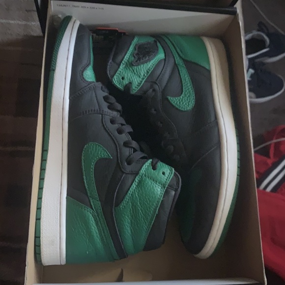 1985 air Jordan 1 - Picture 2 of 6